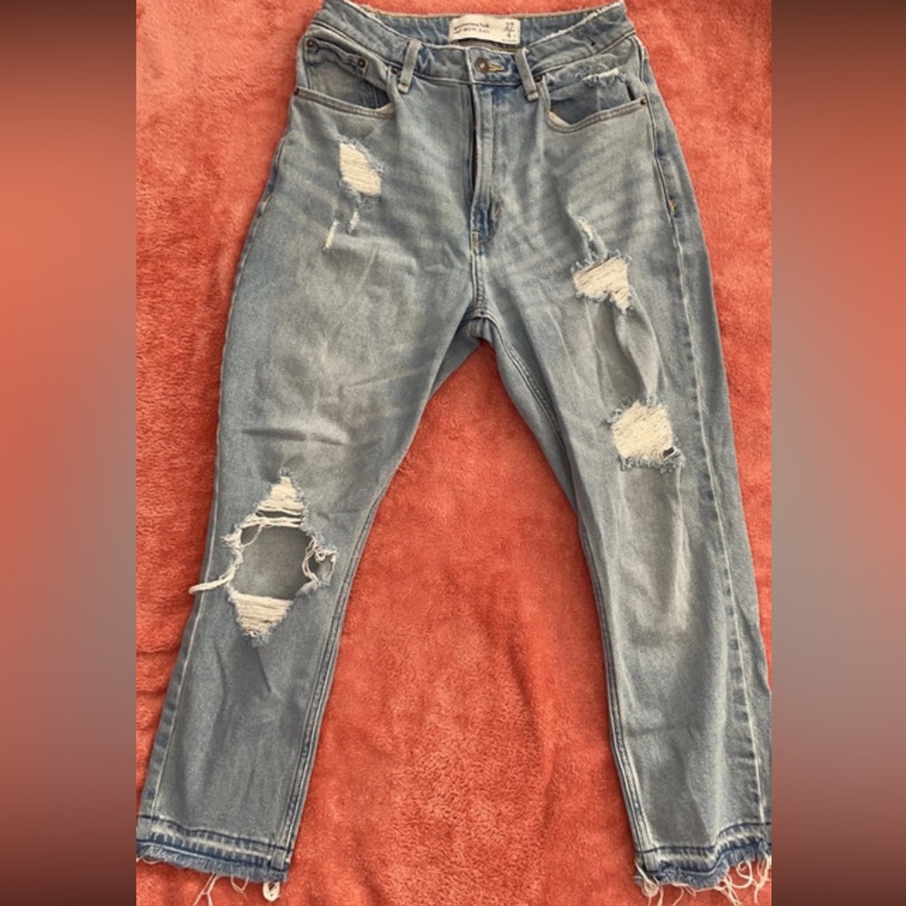 Abercrombie & Fitch Distressed Jean